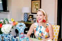 Kentucky Derby-Themed Wine Carrier With Cork Screw 5 Kentucky Derby-Themed Wine Carrier With Cork Screw -Gift Supplies Store DERBYCRESTKENTUCKYDERBYJULEP 37 lq